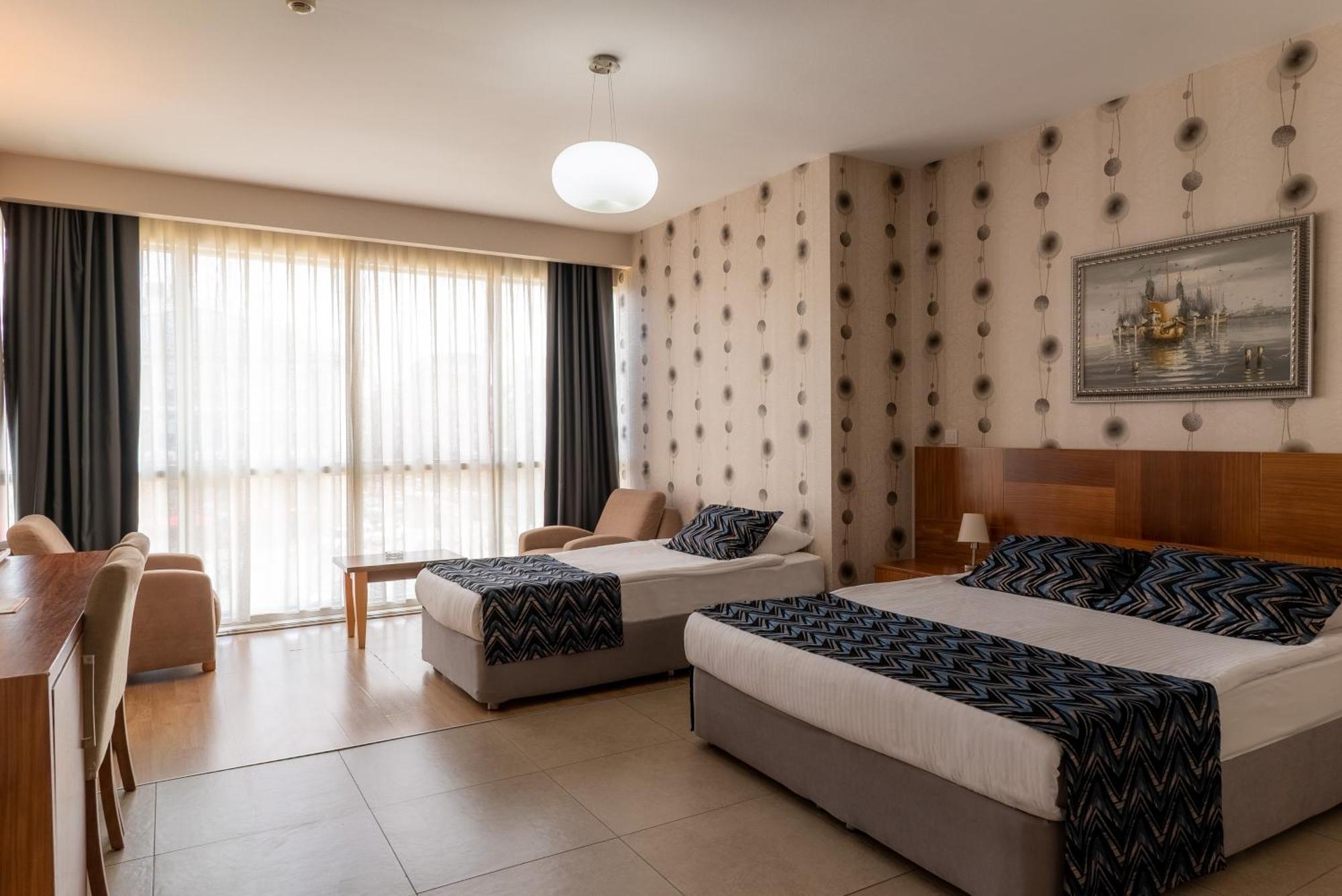 Grand Karot Hotel ยาโลวา ภายนอก รูปภาพ